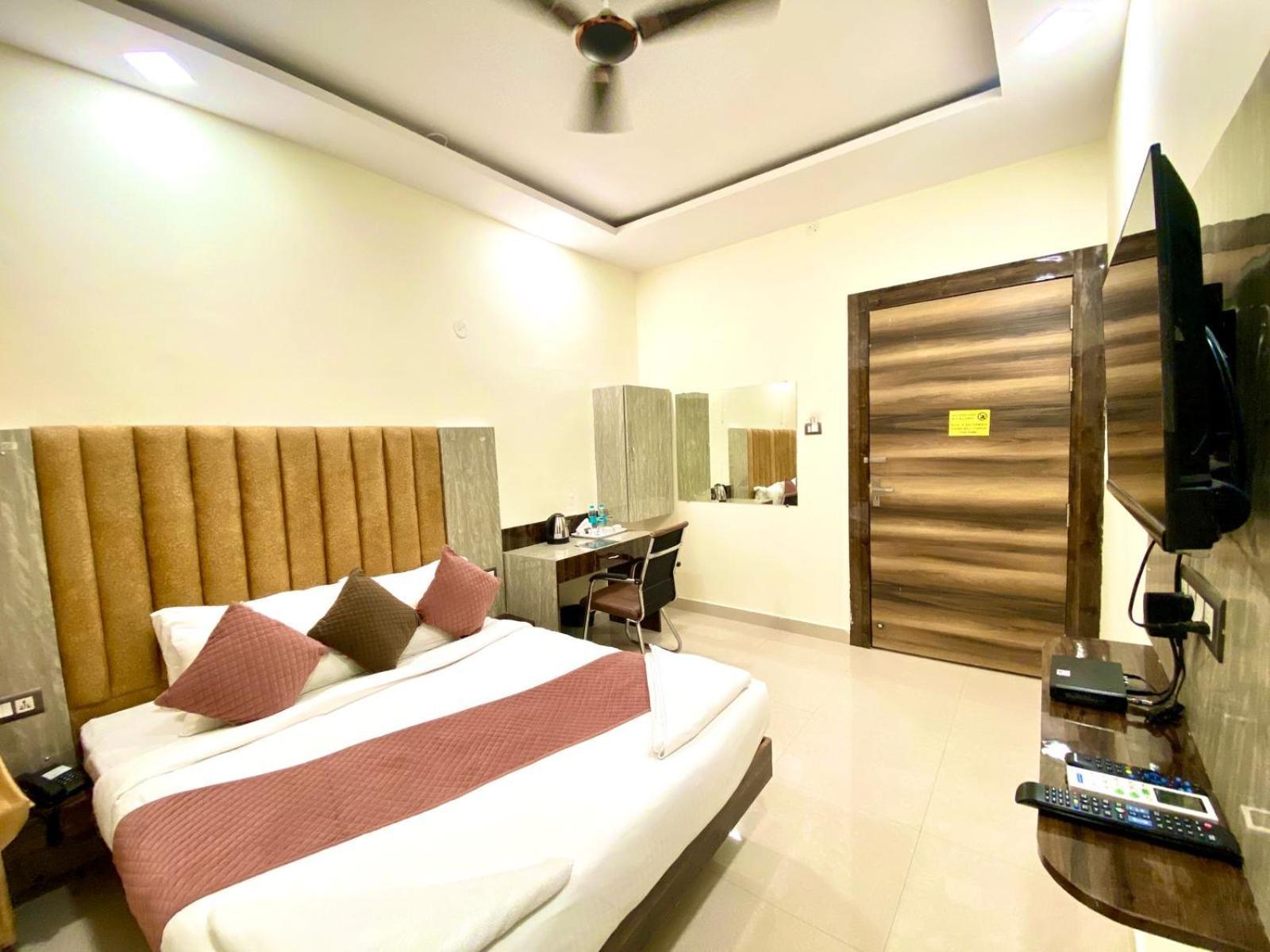 Hotel Sky International- Airport Zone Hyderabad Shamshabad Exterior foto